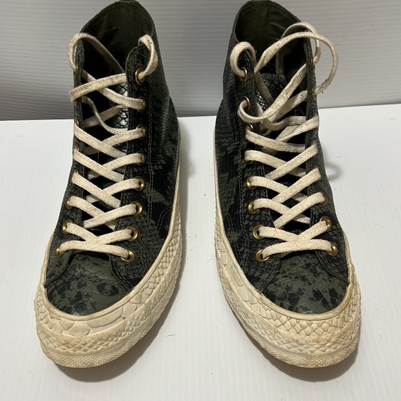 Size 8.5 Converse Hi-Tops with green snakeskin. In great used condition. - Picture 3 of 8